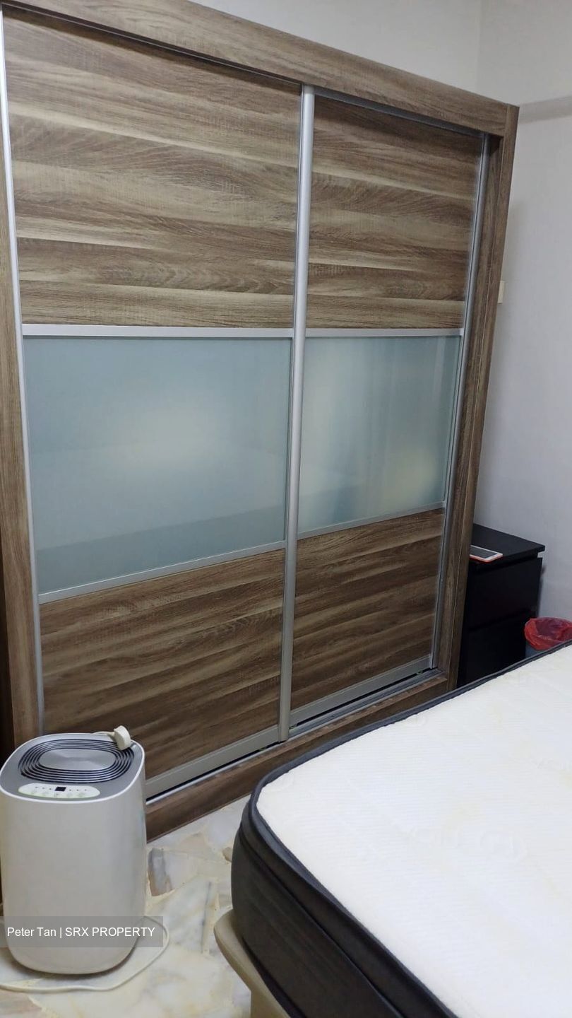 Blk 216 Jurong East Street 21 (Jurong East), HDB Executive #547394431